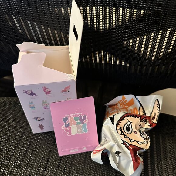 LAZY YOGA CONFIDENT Authentic Labubu The Monsters Figure - Picture 3 of 5